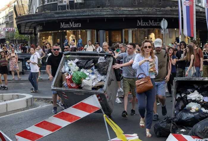 У Сербії тривають антиурядові протести