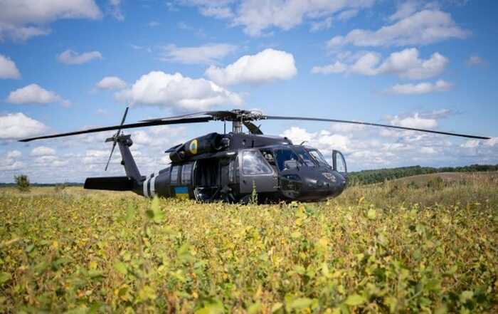 Чеські волонтери передали Україні вертоліт Black Hawk
