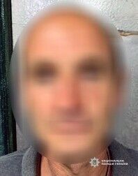 У Херсоні чоловік з ножем кидався на підлітків: трагедії запобіг випадковий перехожий. Фото qreidttiqtqiqtzrz